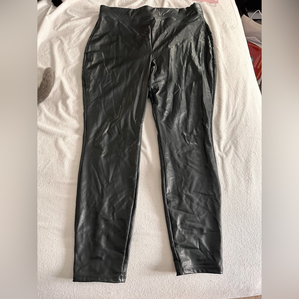 Express faux leather leggings / pants size large